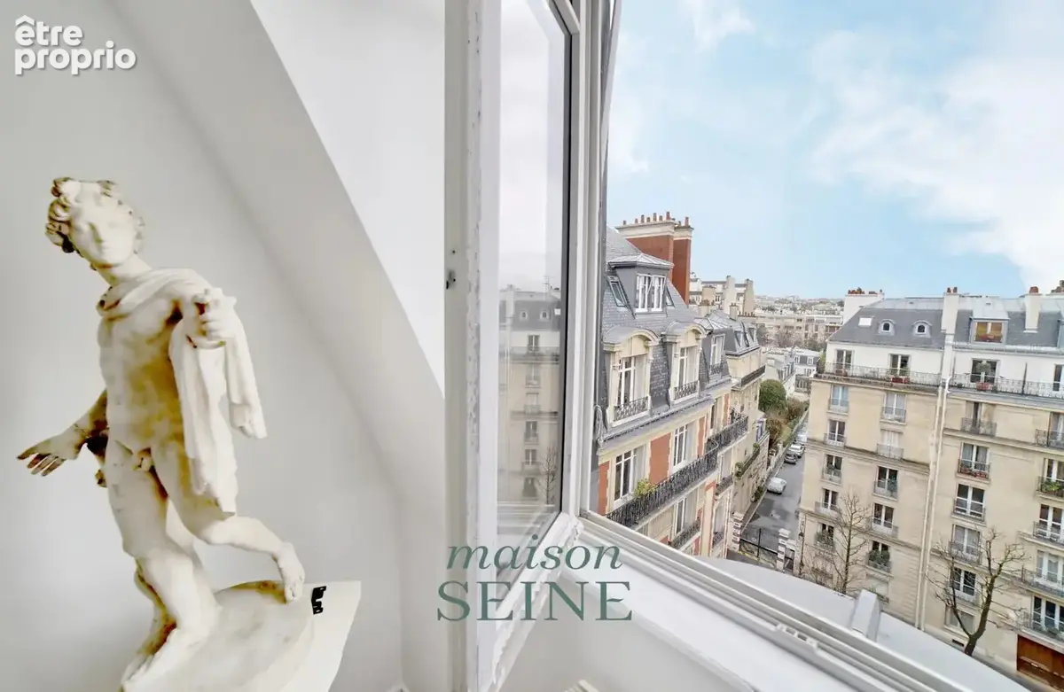 Exclusivité - Neuilly Mairie - Dernier étage - Appartement duplex deux chambres en parfait état - Vue dégagée - photo 14