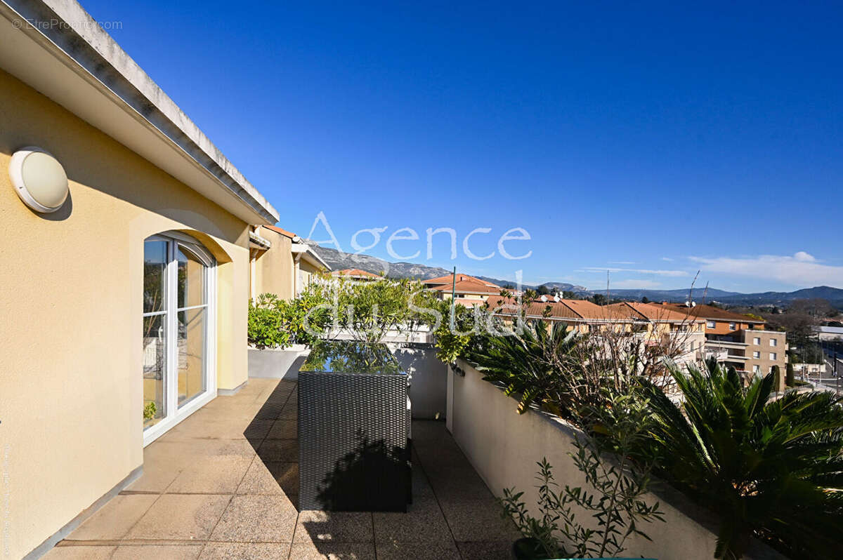 AUBAGNE - Appartement 3 pièces 75 m2 avec Terrasse et Stationnement - photo 9