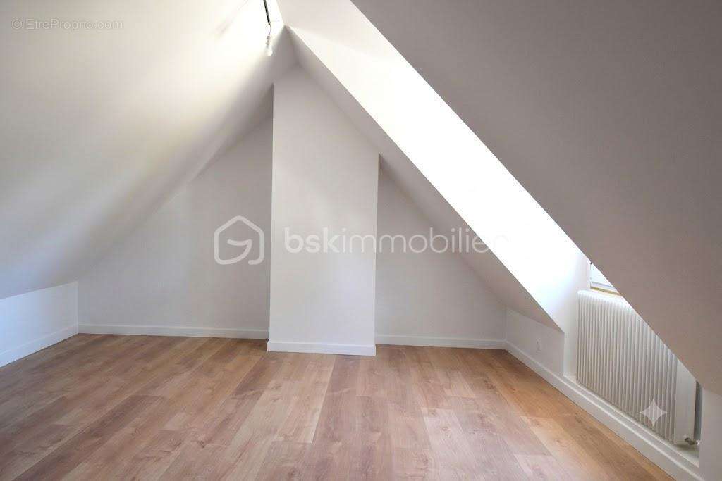 Superbe longère de caractère avec dépendances et fort potentiel - photo 21