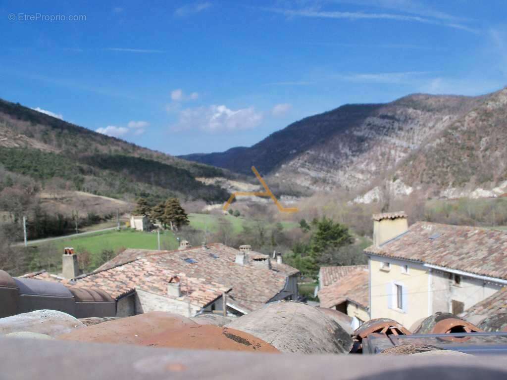 Maison à MONTJOUX