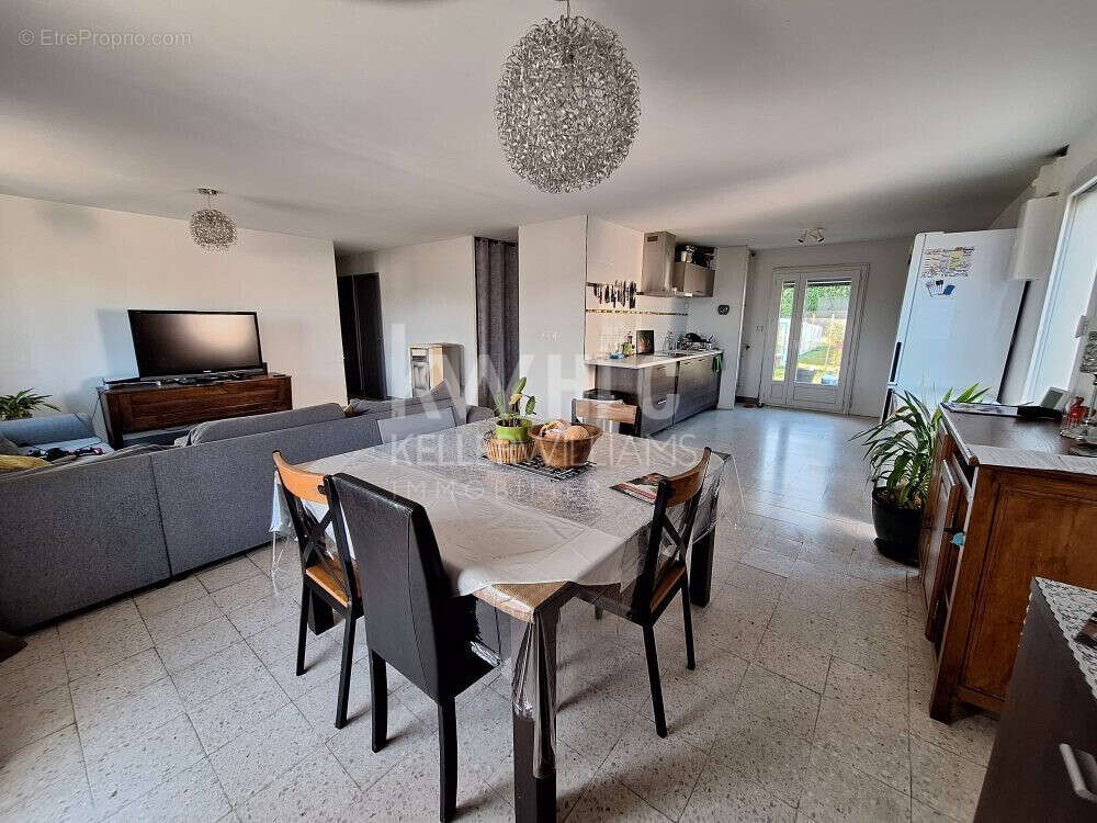 Maison 101 m² à Rilhac-Rancon  - photo 2