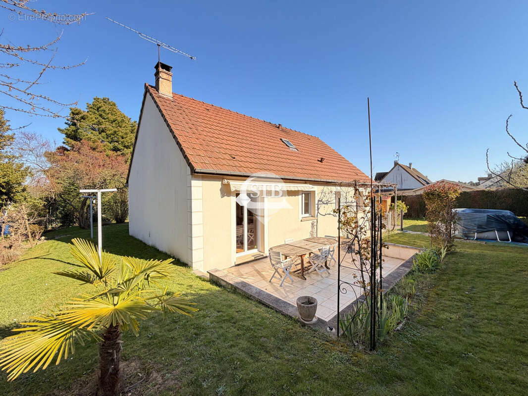 Maison à LA VILLE-DU-BOIS