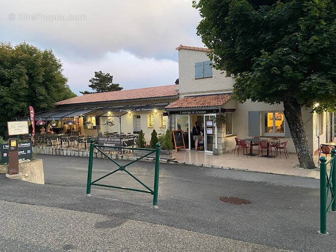Commerce à SERANON