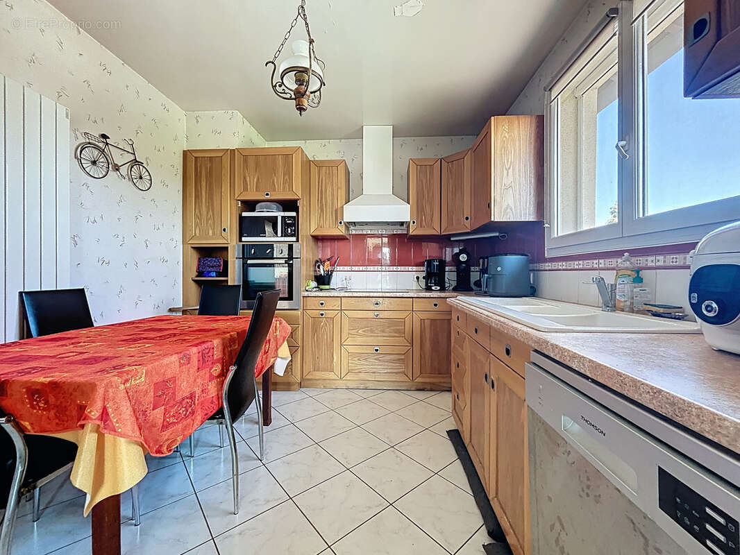 Maison à CRECHES-SUR-SAONE