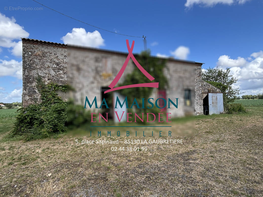 Maison à LES LANDES-GENUSSON