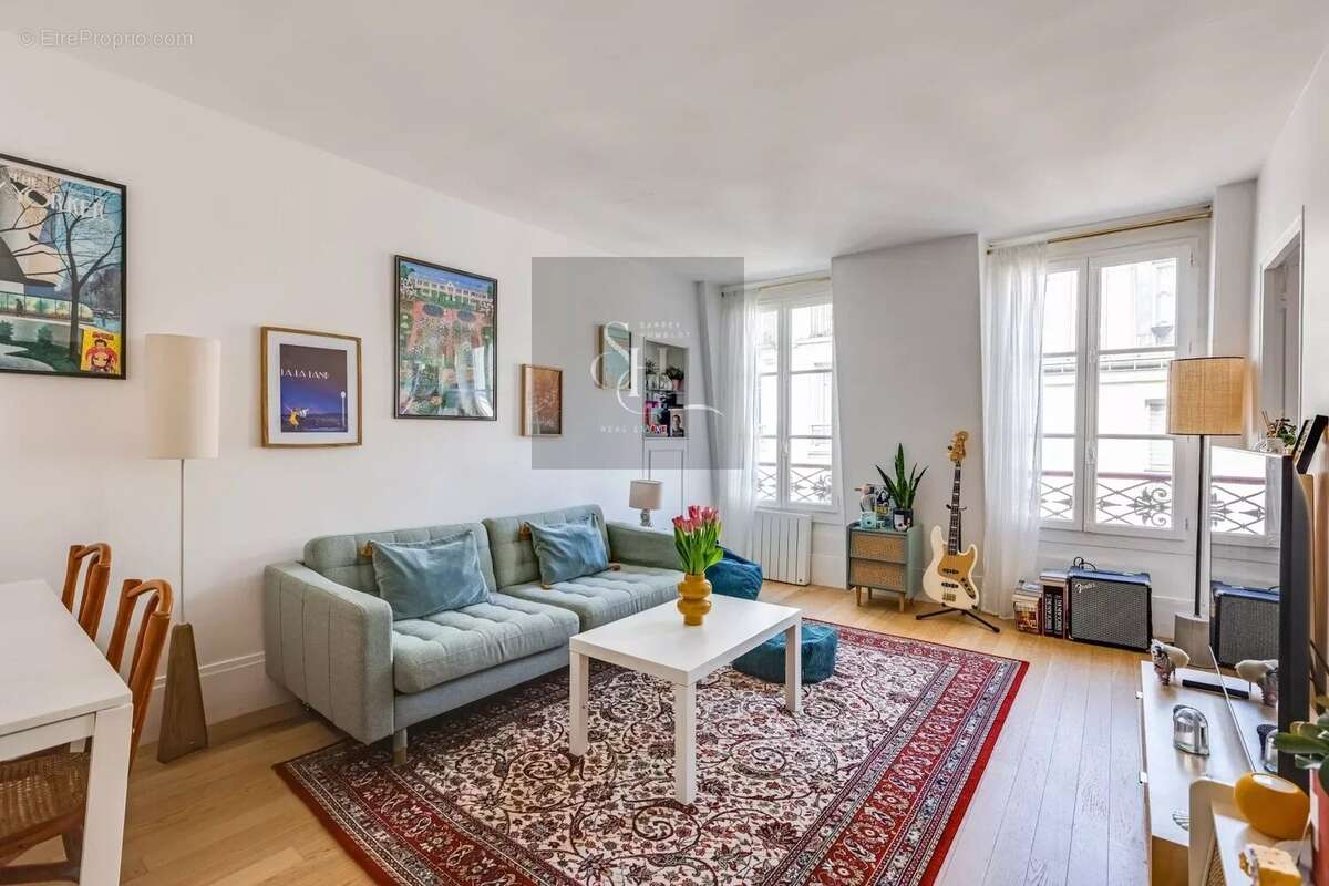 Appartement à PARIS-17E