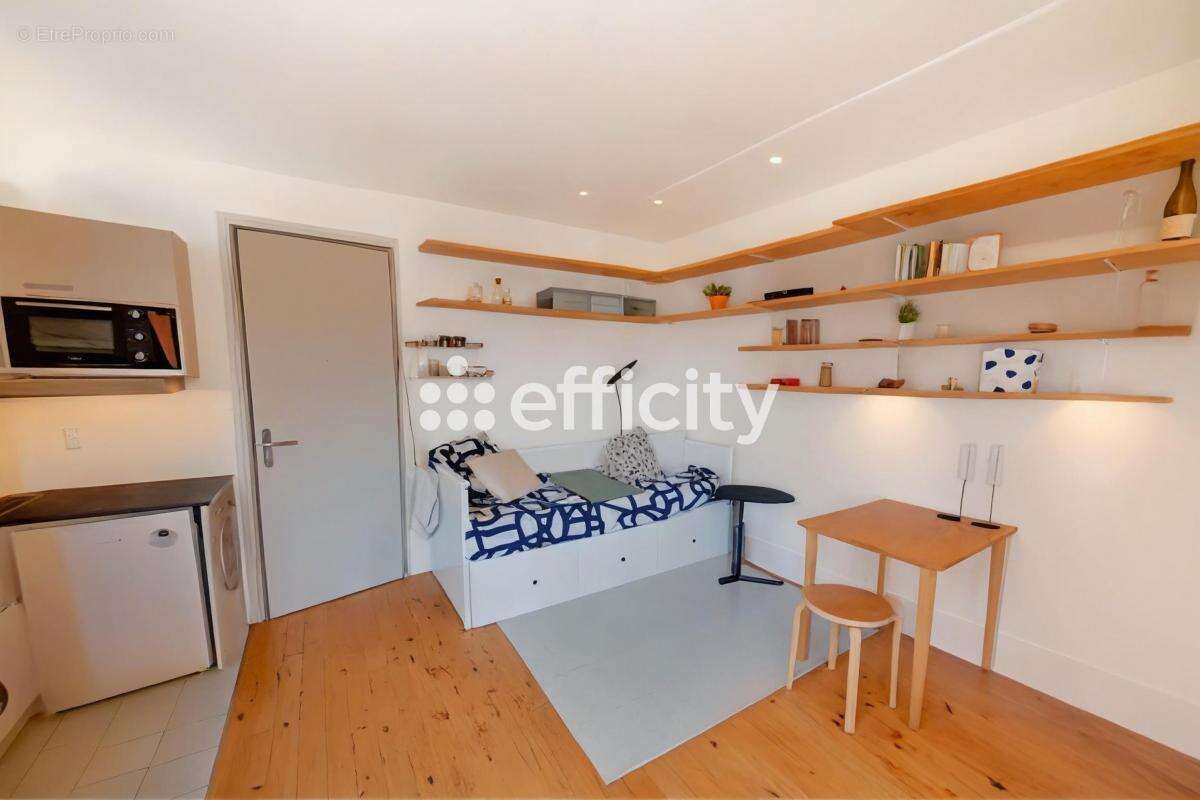 Appartement à PARIS-10E