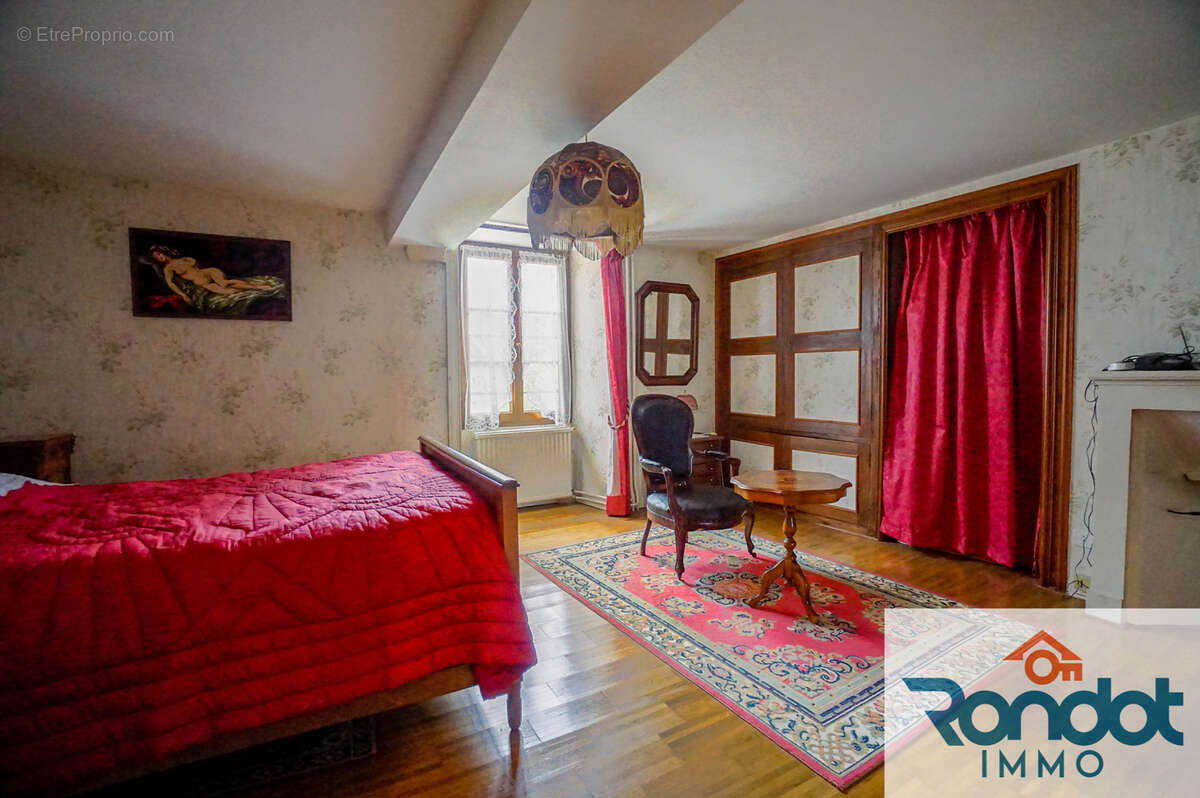 Maison 7 pieces / 5 chambres / environ 193 m2 / parcelle 1033 m2 - photo 9