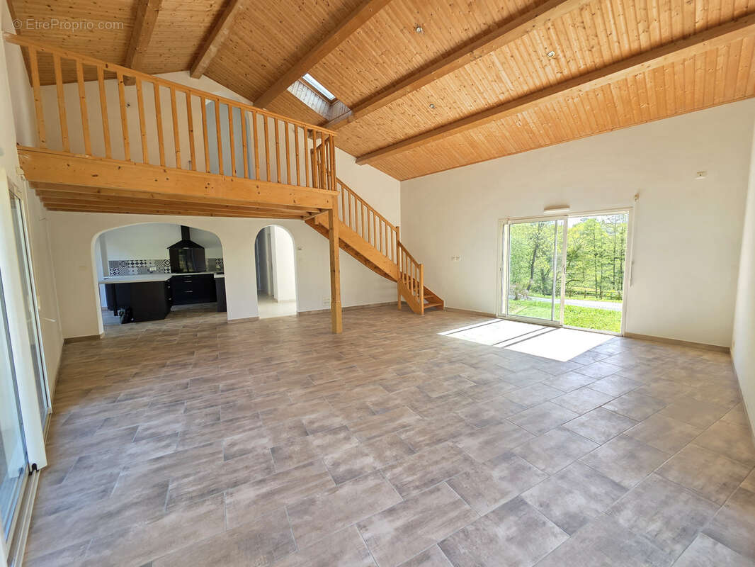 Maison à LE GIROUARD