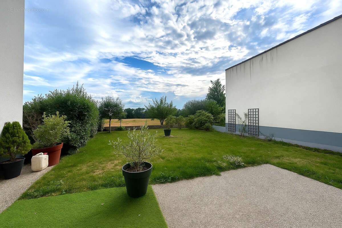 Maison à SAULON-LA-RUE