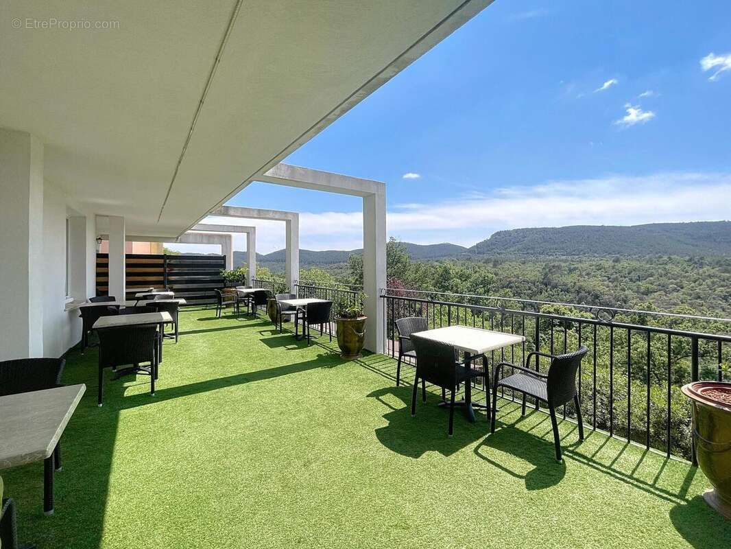 Photo 2 - Appartement à BAGNOLS-EN-FORET