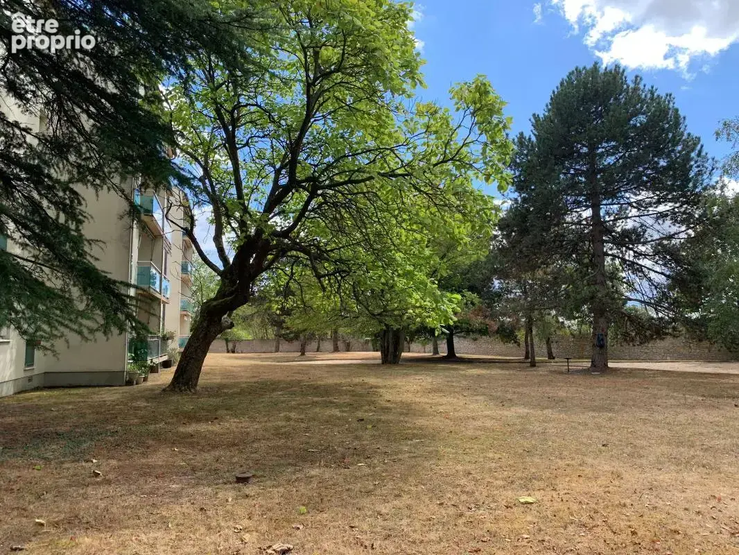  Appartement T4 lumineux de 95 m² avec balcon sur parc, box & 2 parkings – Proche Orléans Centre  - photo 9