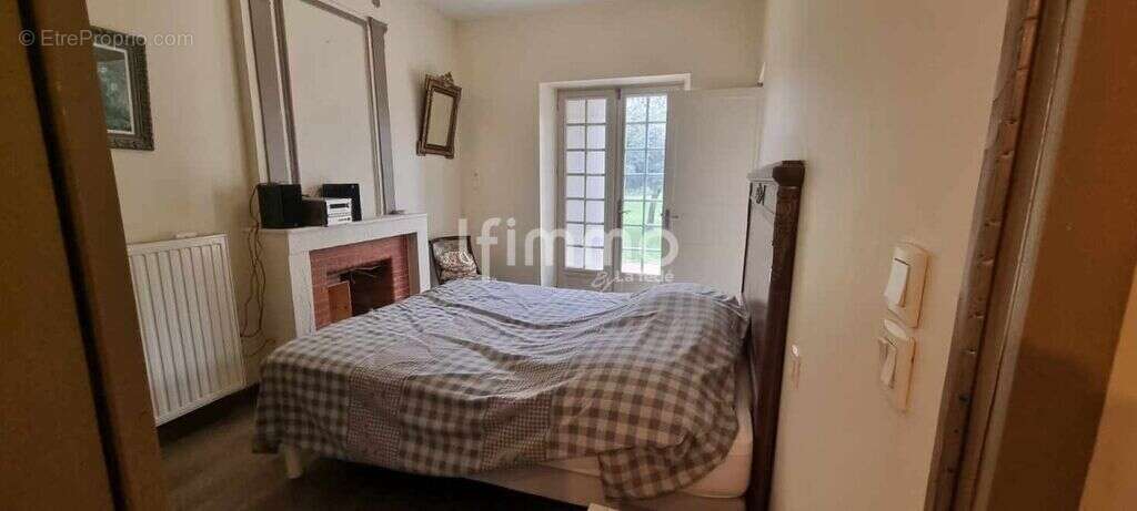 Maison à BEYCHAC-ET-CAILLAU