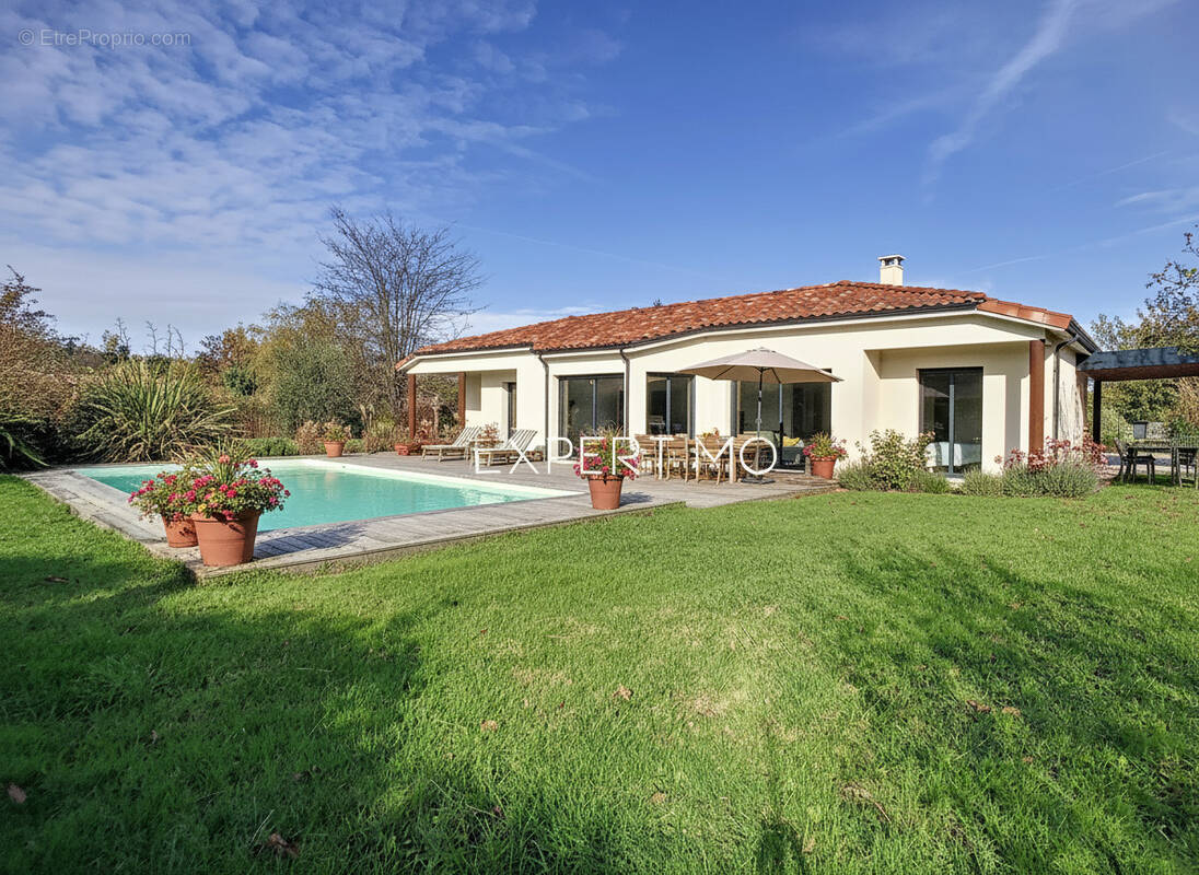 Maison à AYGUESVIVES