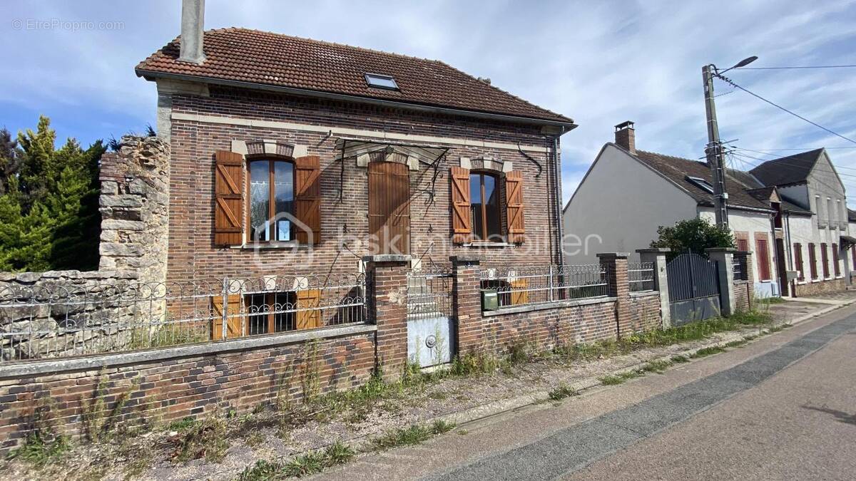 Maison à SAINT-MAURICE-AUX-RICHES-HOMMES