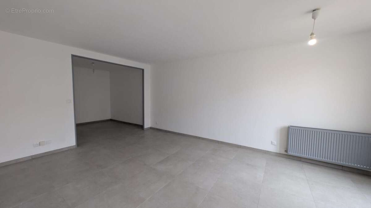 Photo 5 - Appartement à SAINT-DENIS-LES-BOURG