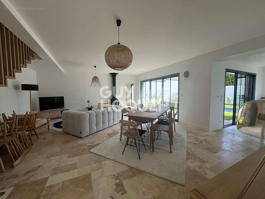 Maison à SAINT-MARTIN-DE-RE