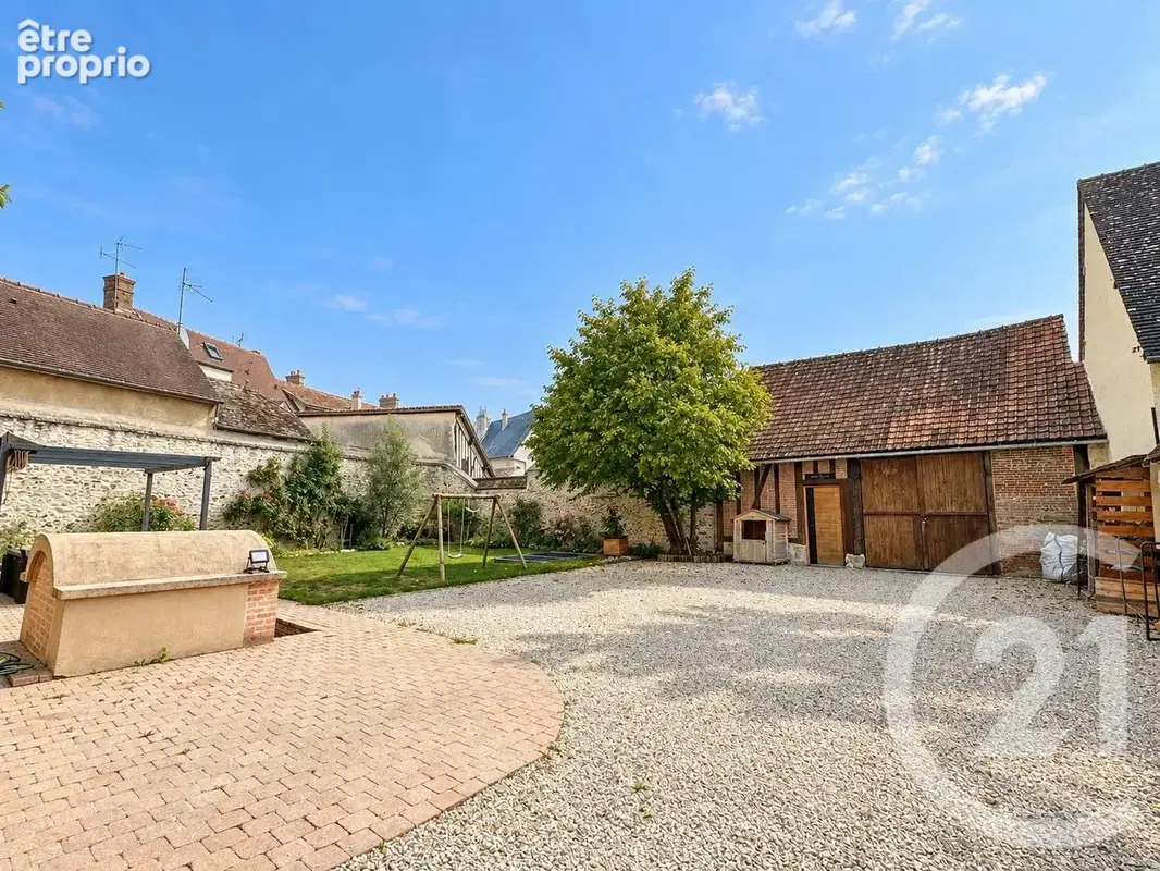 Maison 6 pièces 252 m² à vendre à Anet (28260) - photo 2