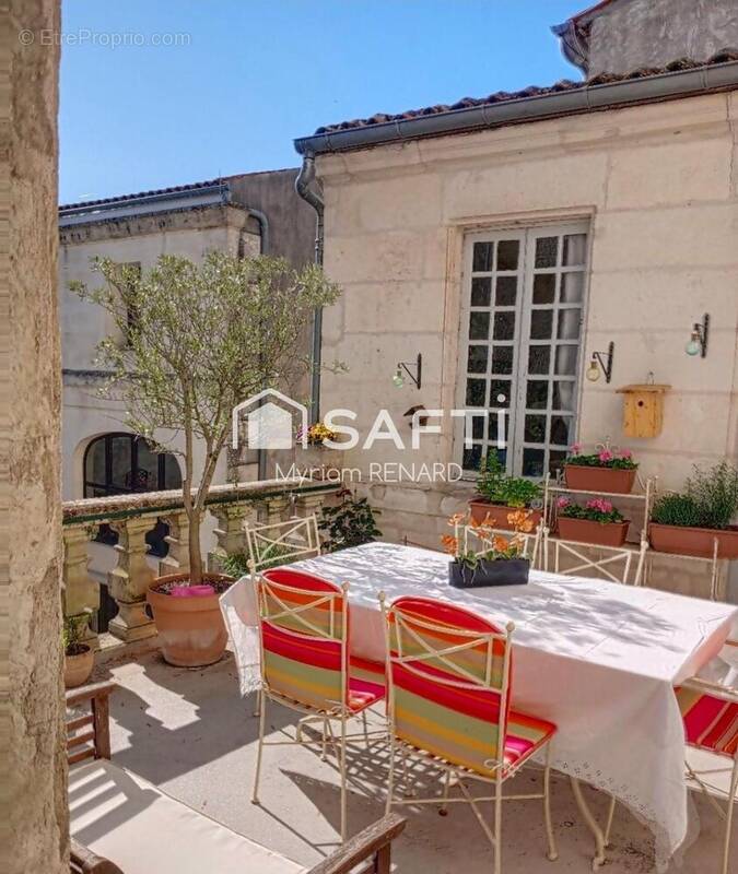 Photo 1 - Appartement à SAINTES