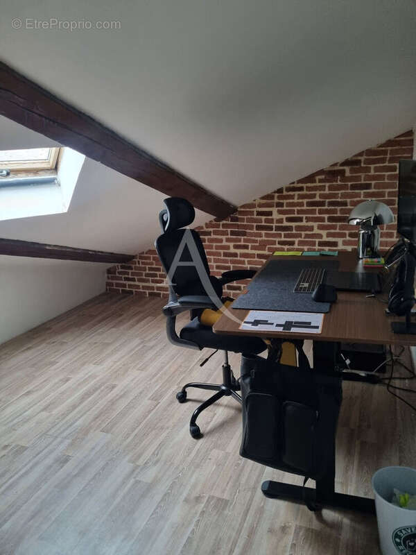 Proche Narbonne à 10 min, Appartement type loft 129m²  2 Chambres+ 1 bureau - photo 8