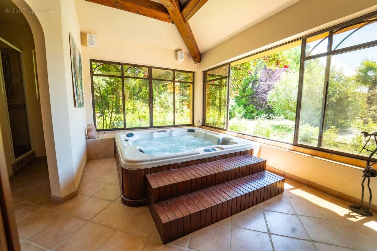 Maison à SAINT-MARC-JAUMEGARDE