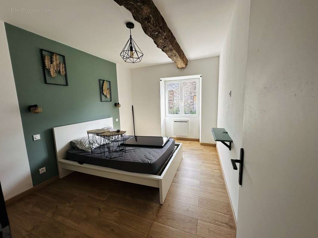 Maison à SAINT-THURIAL