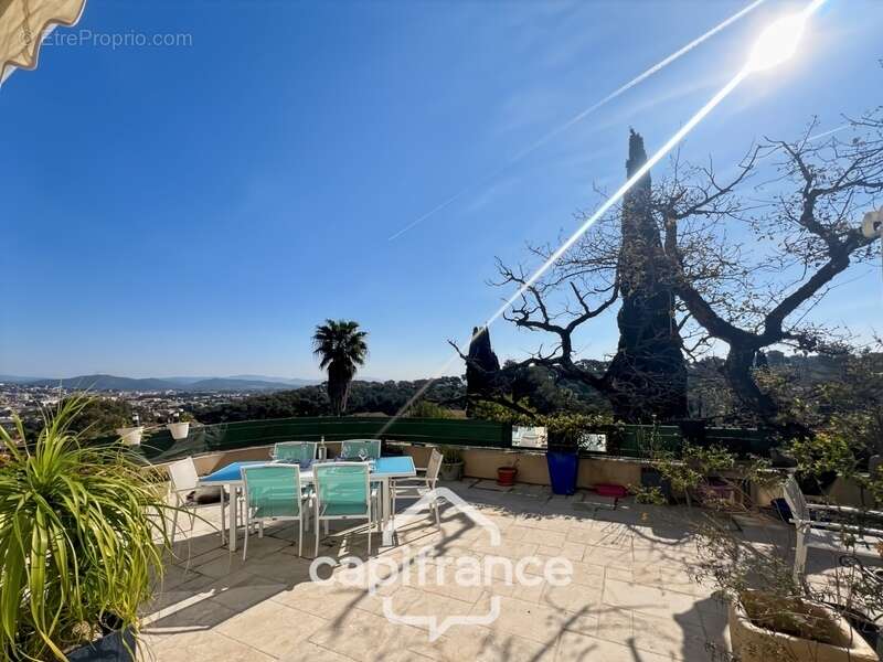 Appartement à HYERES