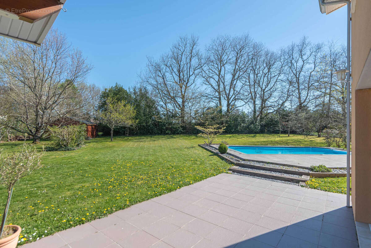 Maison à CAMBLANES-ET-MEYNAC