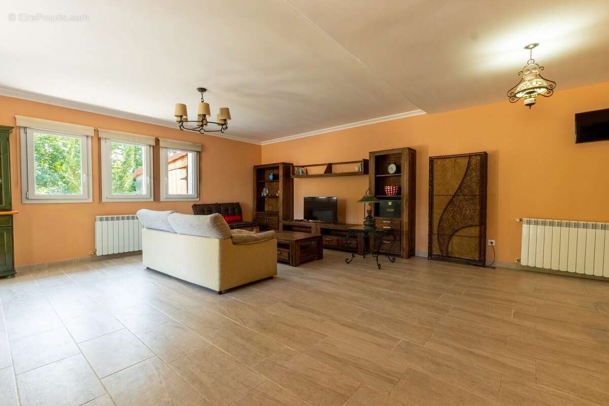 Maison 155 m² à Biriatou  - photo 3