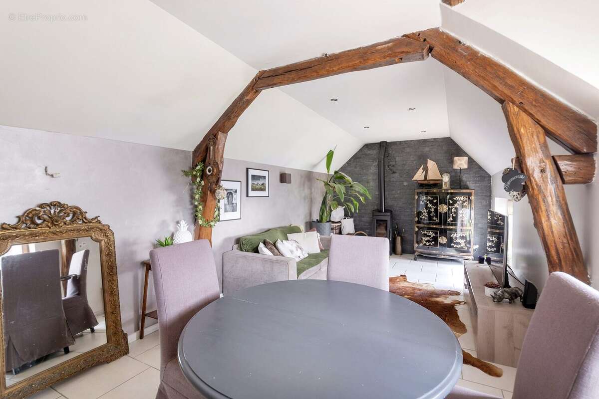 Maison à BRUYERES-LE-CHATEL