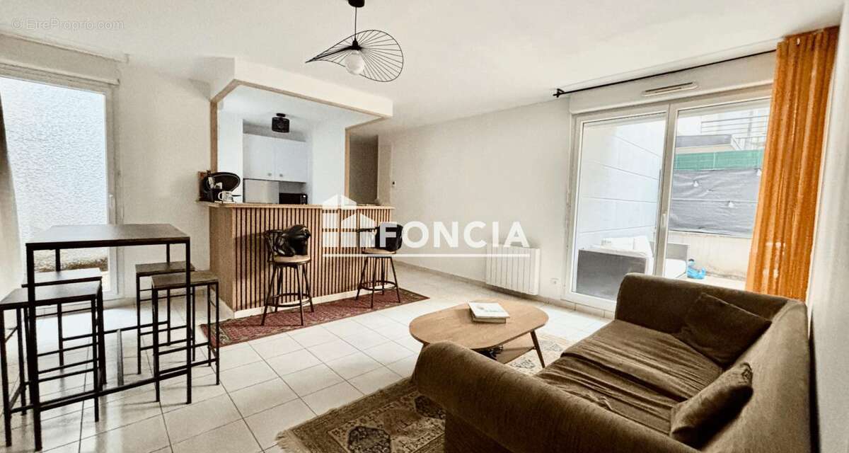 Appartement à PARIS-19E