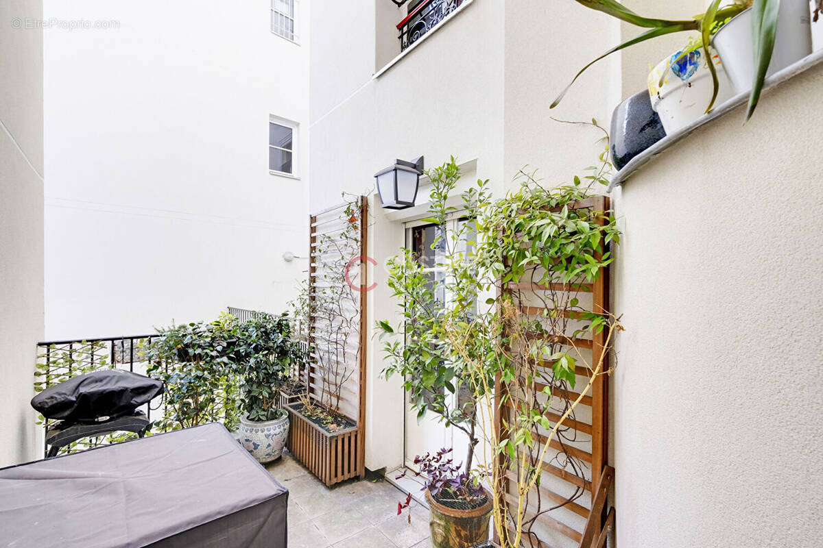 Appartement à PARIS-18E