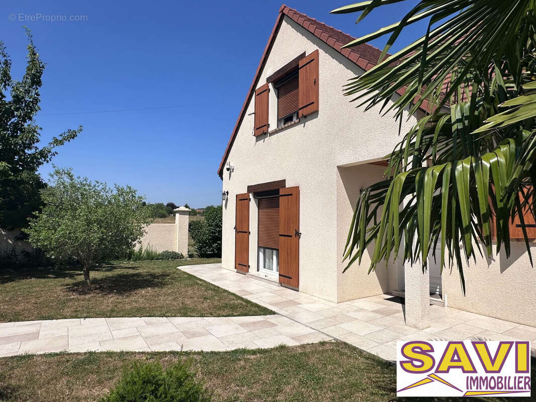 Maison à FERRIERES-EN-GATINAIS