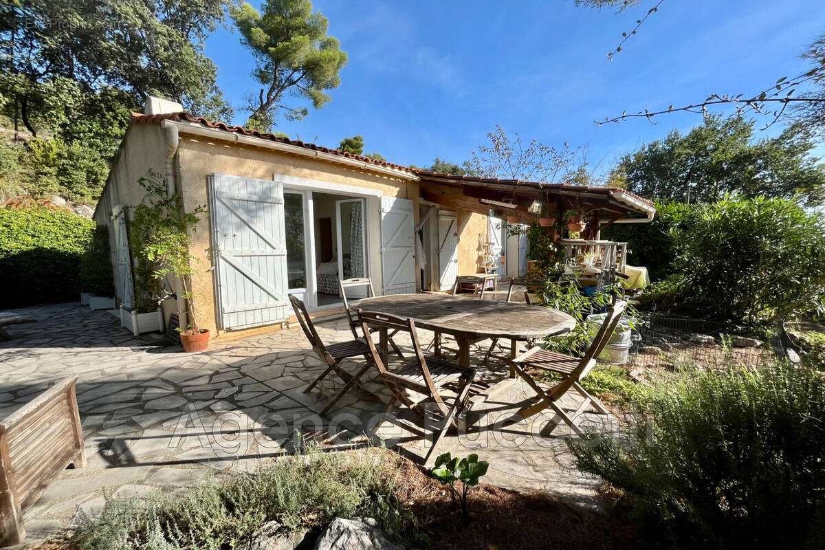 Maison à TOURRETTES-SUR-LOUP