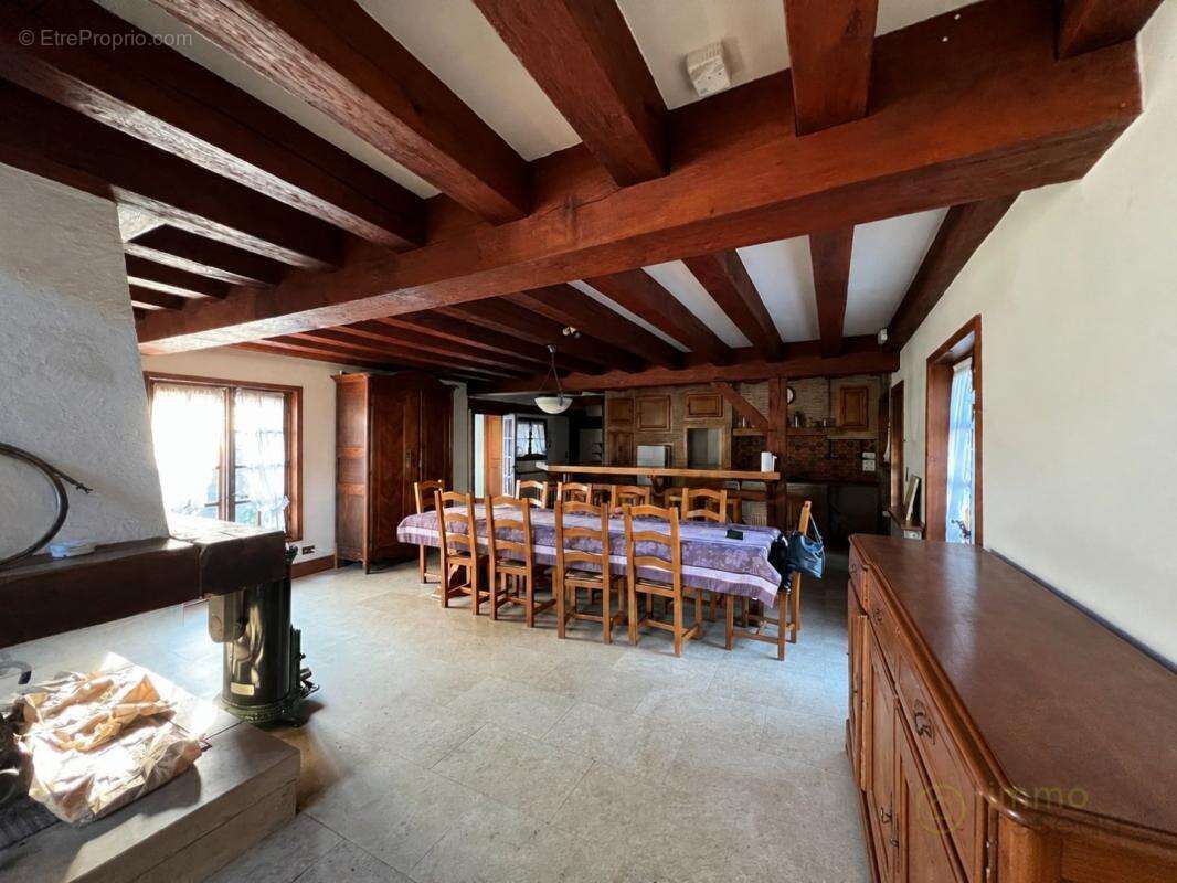 Maison à THIERS-SUR-THEVE