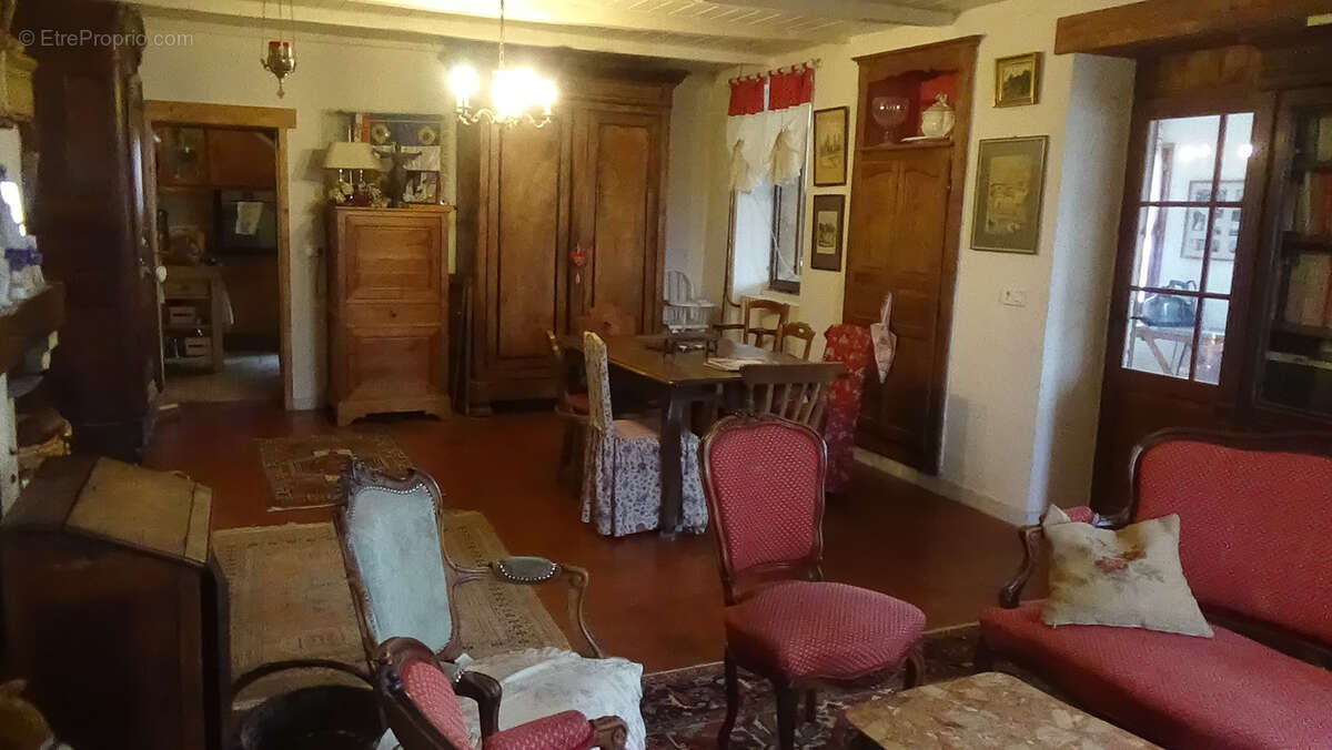 Maison à PERRECY-LES-FORGES