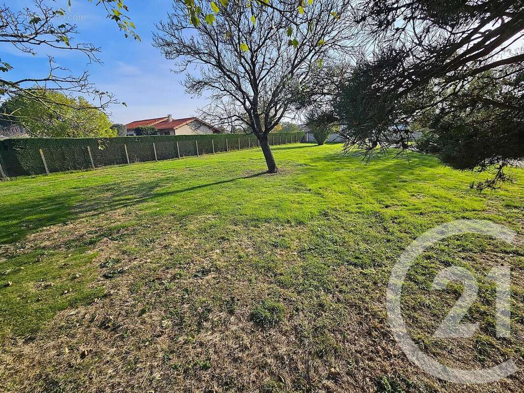 Terrain à LABARTHE-SUR-LEZE