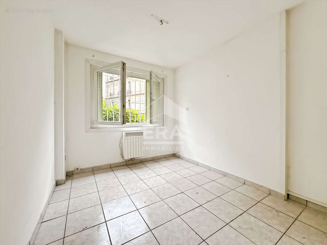 Appartement à MARSEILLE-4E