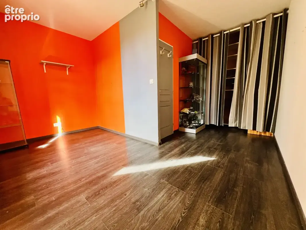 Maison R+1 de 178m2 avec studio et piscine sur un terrain de 562m2 - photo 18