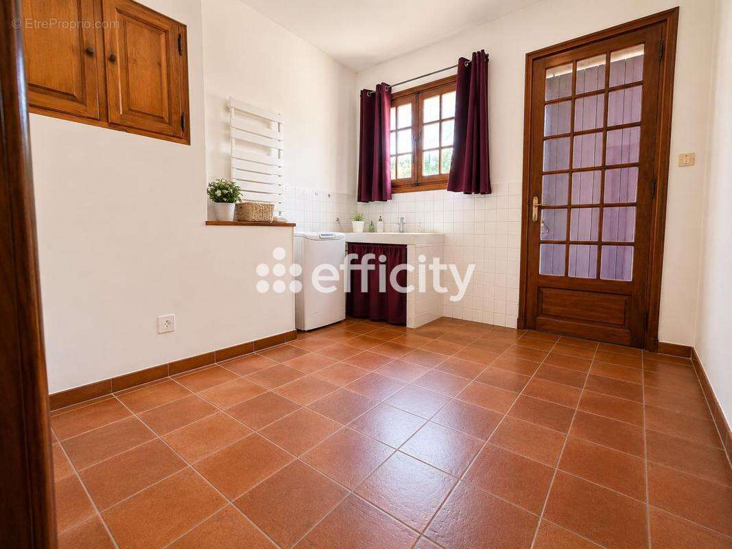 Maison 245 m² à Carry-Le-Rouet  - photo 10