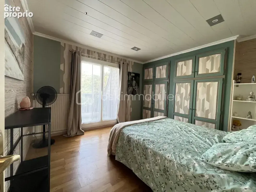 Maison familiale 108 m² – 3 chambres + bureau – Jardin – 2 garages - photo 13
