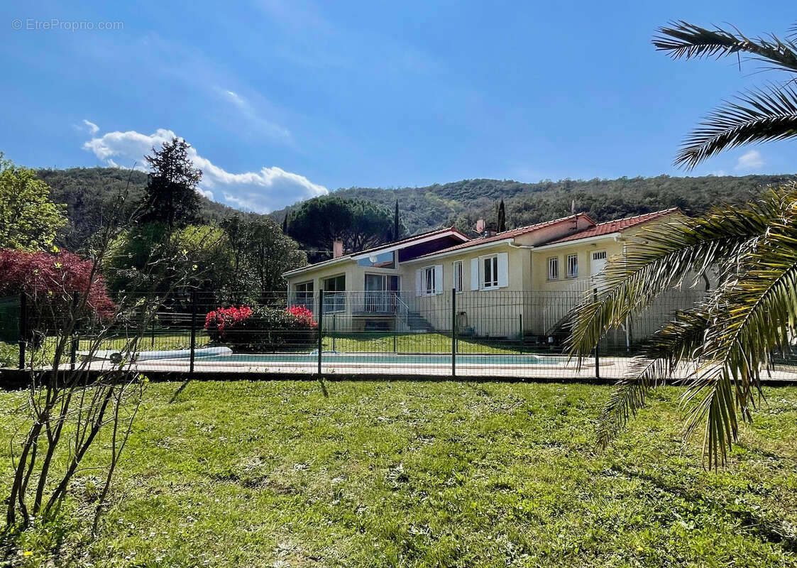 Maison à REYNES