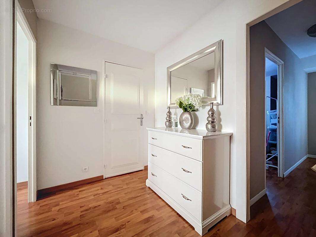 Appartement à MONTIGNY-LE-BRETONNEUX