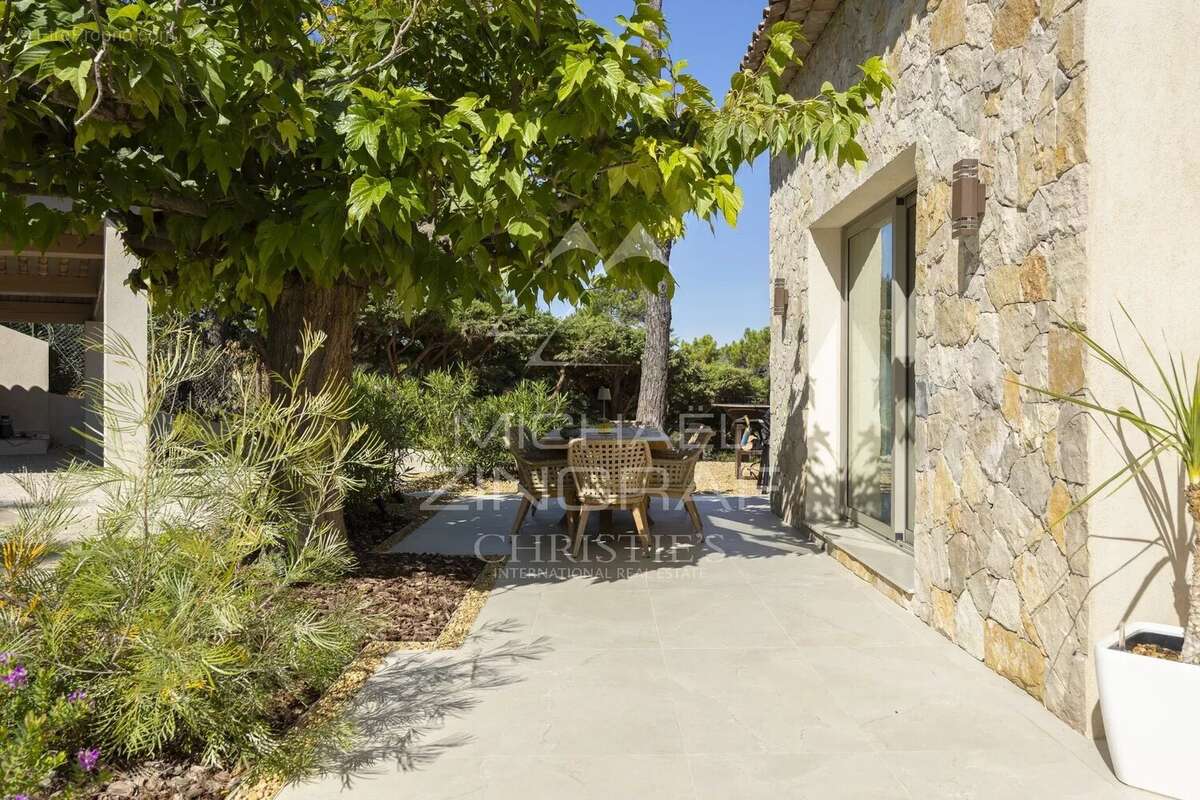 Maison à MANDELIEU-LA-NAPOULE