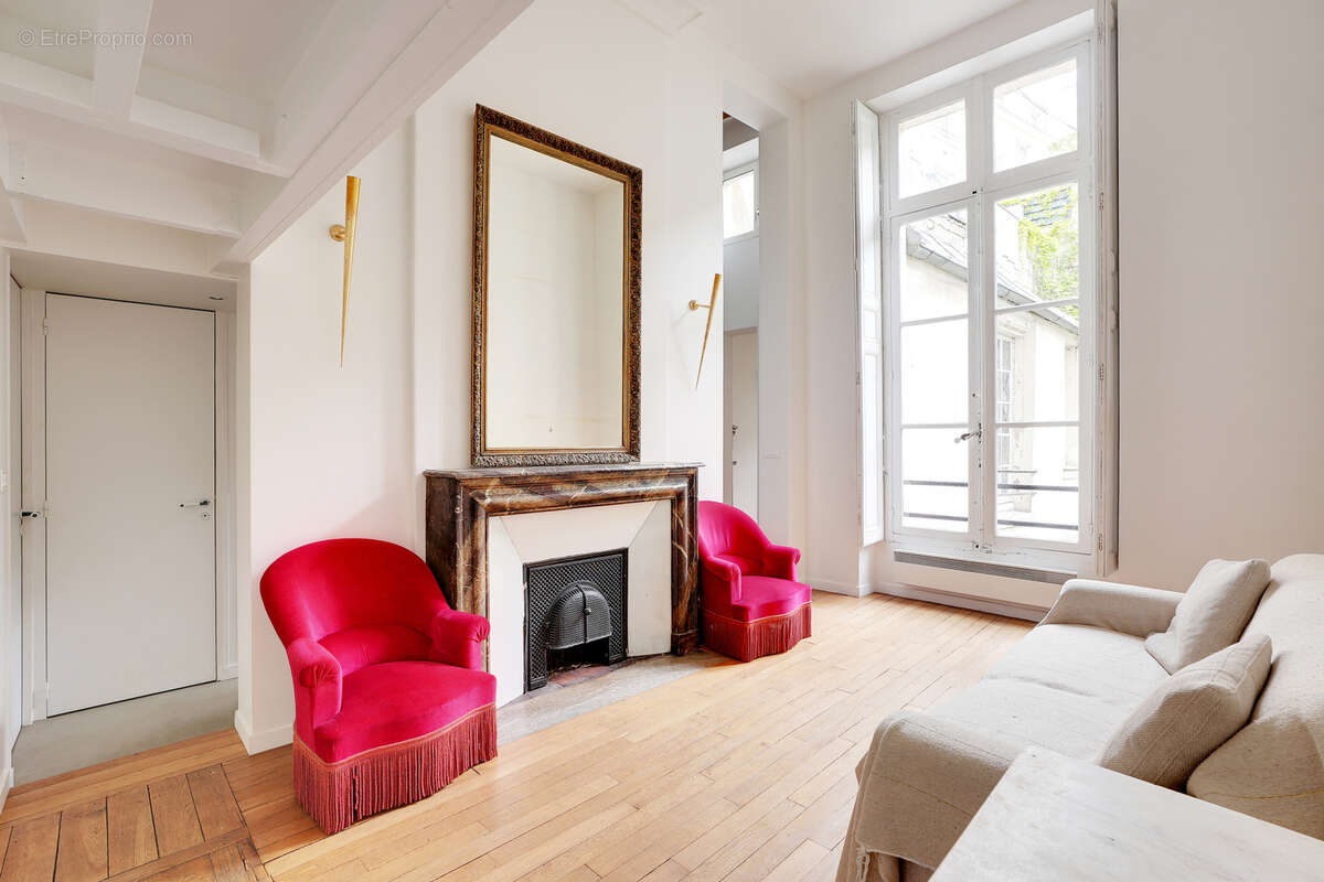 Appartement à PARIS-3E