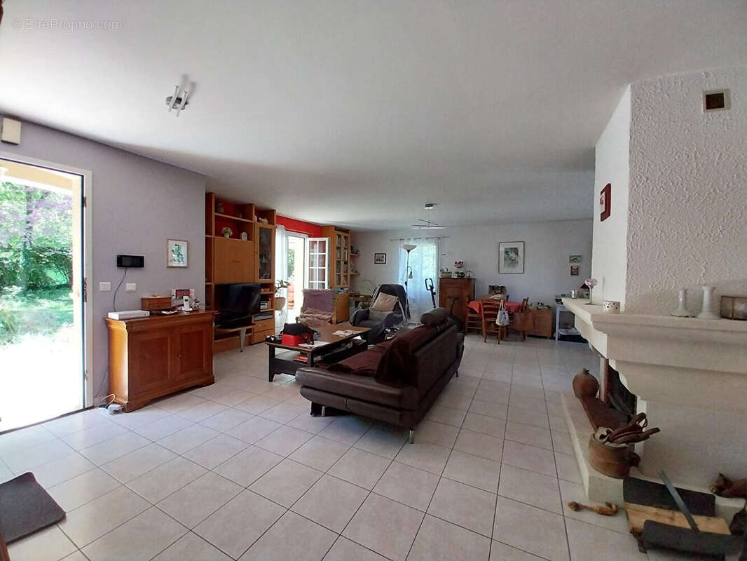 Maison à NOUAILLE-MAUPERTUIS