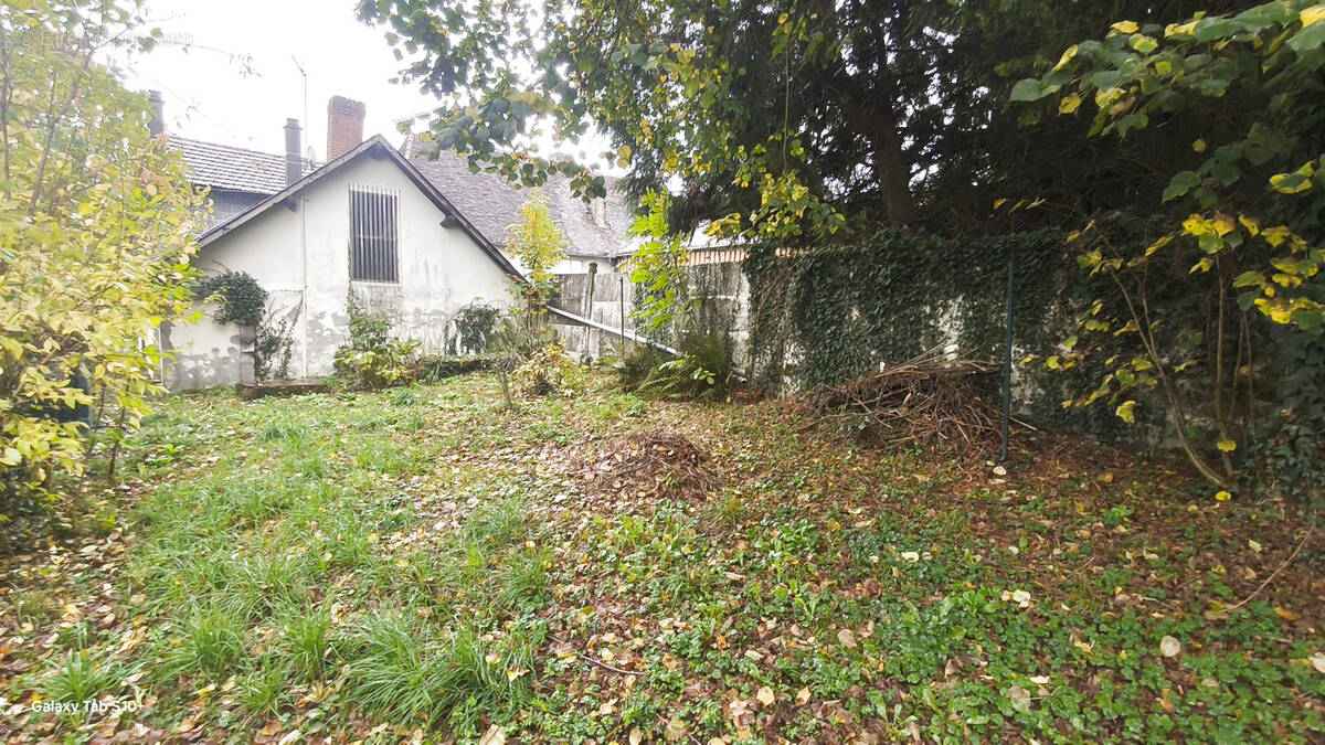 Maison à MAGNAC-BOURG