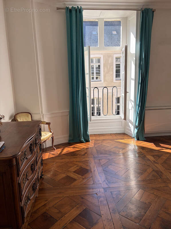 Rennes-Centre:  Exceptionnel ! Appartement de standing dans un immeuble historique de la rue Le Bastard Séjour - photo 7