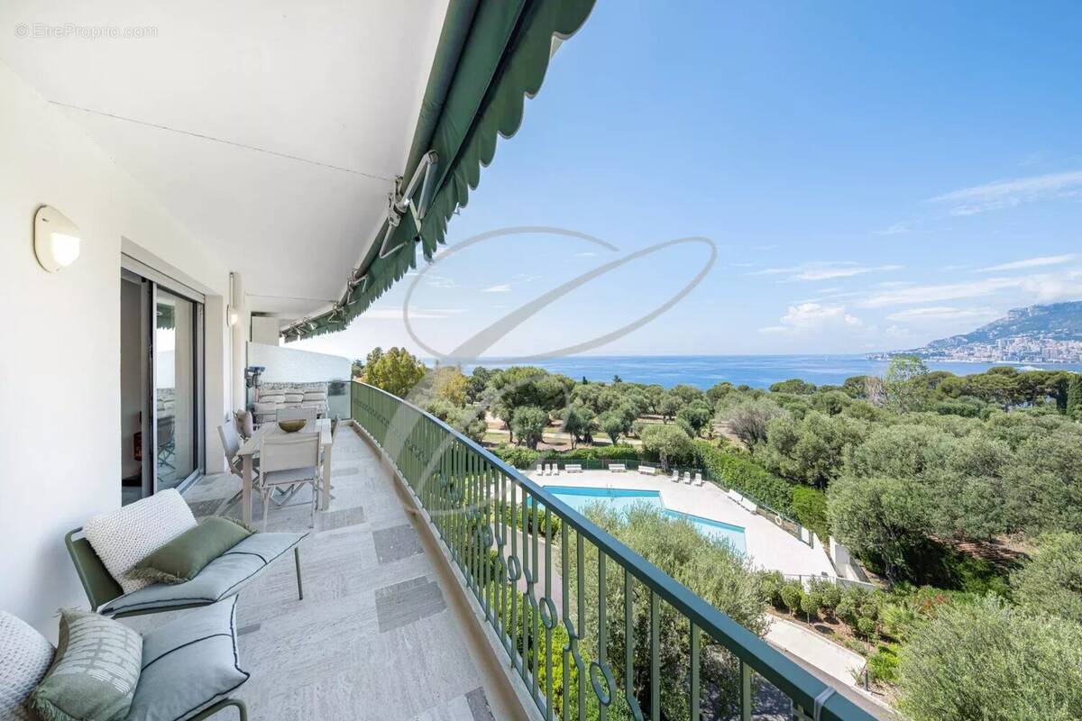 Appartement à ROQUEBRUNE-CAP-MARTIN