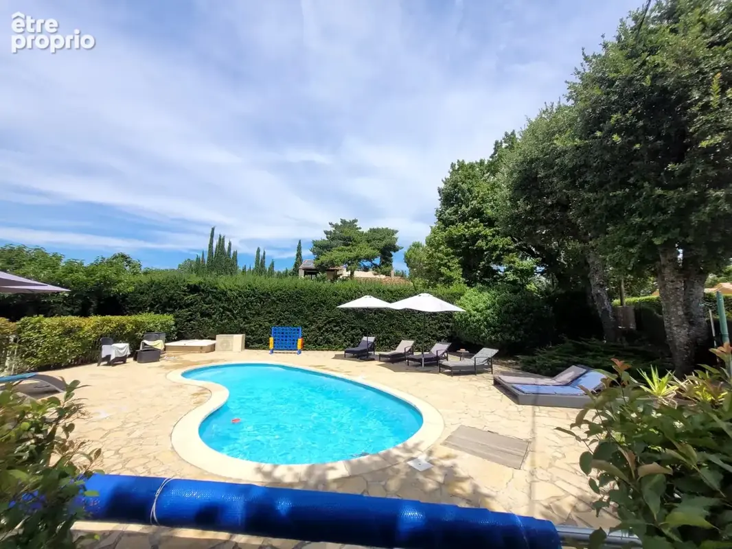 A Régusse, villa sur 2 niveaux avec piscine et garage - photo 3